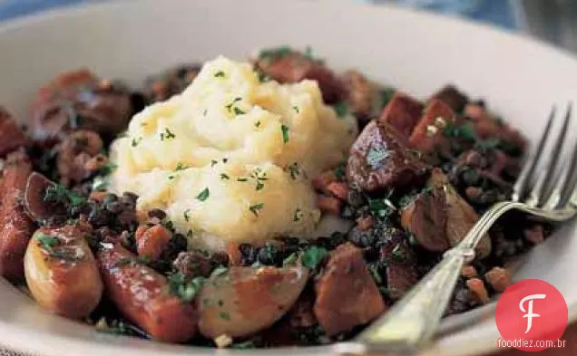 Chalotas assadas e vegetais de Outono Com Molho De Vinho Tinto