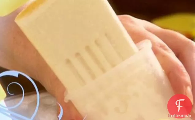 Eggnog Ice Pops: Coquito