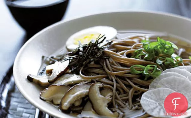 Tigela De Macarrão Soba Quente