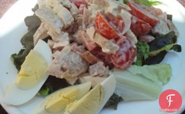 Salada quente de frango, Bacon e ovo com molho de maionese