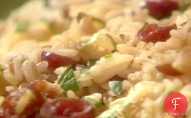 Bifes grelhados com molho Bourbon-tomilho, Pilaf de arroz com Cranberries e amêndoas