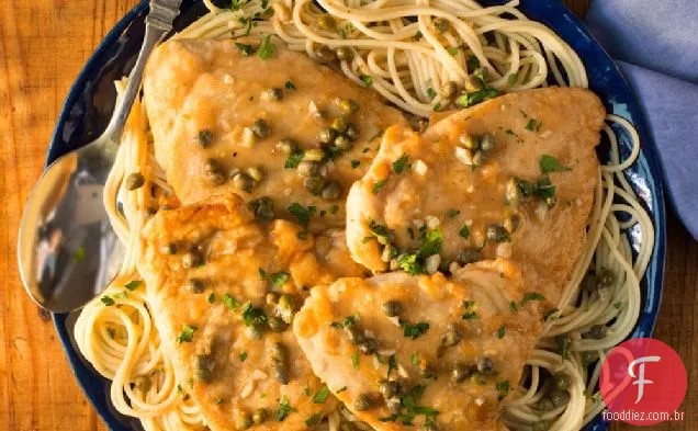Piccata de frango com alcaparras