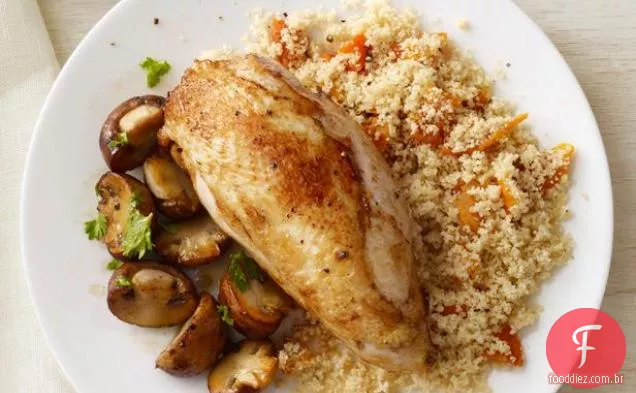 Frango e cogumelos com cuscuz