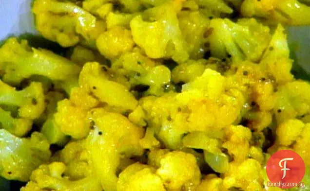 Couve-flor com sementes de gengibre e mostarda