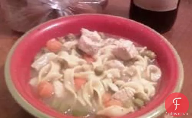 Sopa De Macarrão De Frango Grelhado