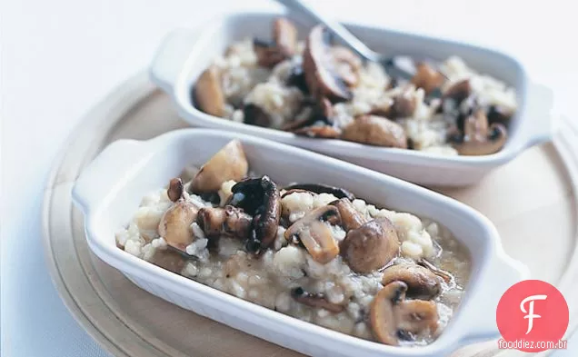 Risoto Cozido Em Cogumelos Mistos
