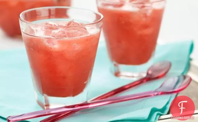 Refrigerante de pêssego e morango