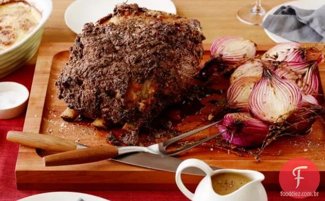 Costela de carne assada com crosta de rábano