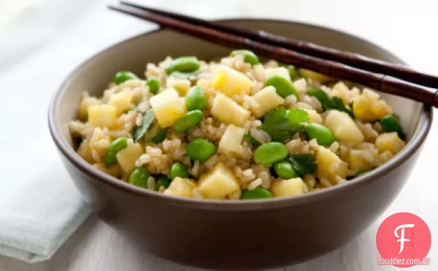 Arroz de ananás e gengibre