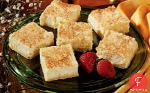 Abacaxi Cheesecake Squares