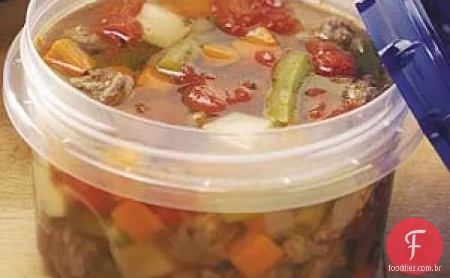 Sopa de carne e vegetais