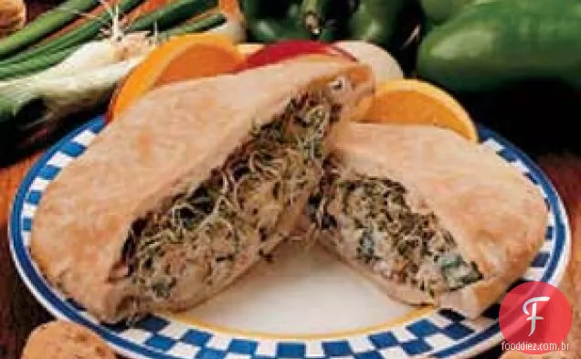 Sanduíches Pita De Frango Com Nozes