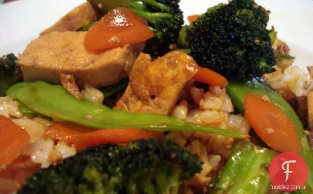 Frite com Tofu e legumes