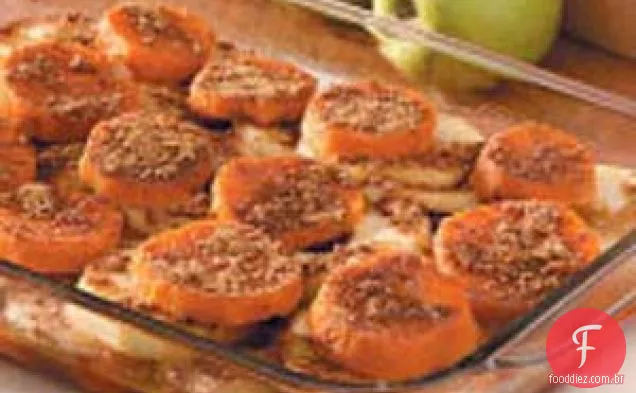 Batatas doces e maçãs assadas