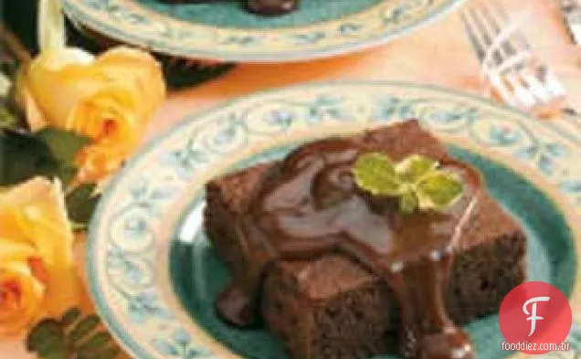 Bolo De Chocolate Com Molho Fudge