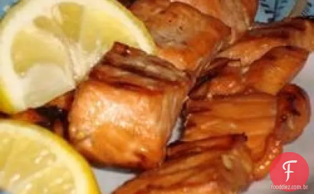 Espetos De Salmão Grelhado