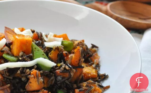 Abóbora Assada E Salada De Arroz Selvagem