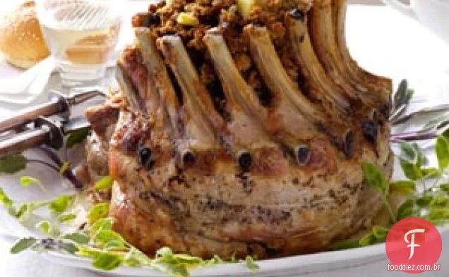 Coroa carne de porco assada com recheio de maçã-Cranberry