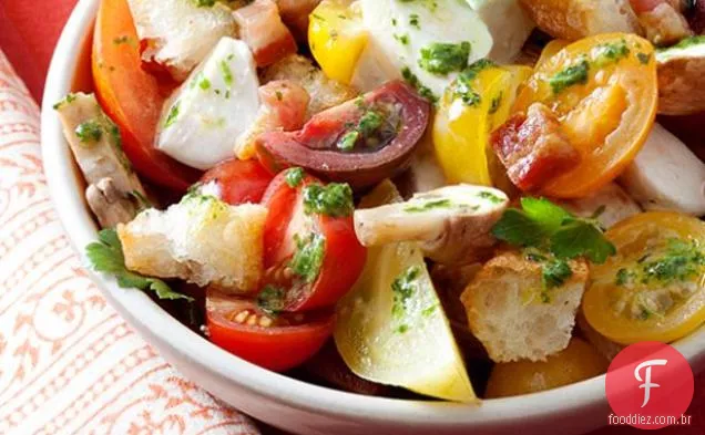 Salada Bistro com espinafre-molho César
