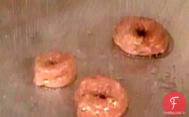 Biscoitos crocantes com coberturas mistas: Taralli Misti