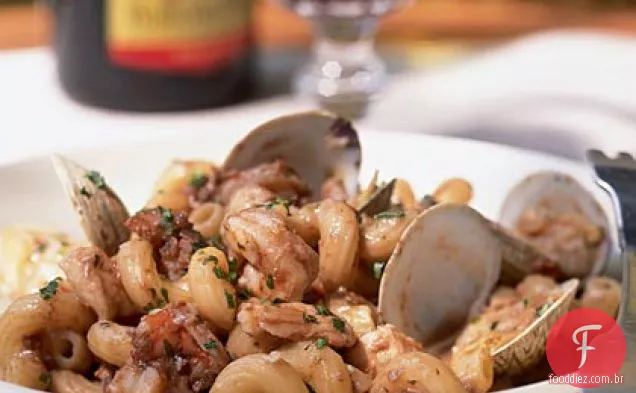 Ragù de frutos do mar com Cavatappi