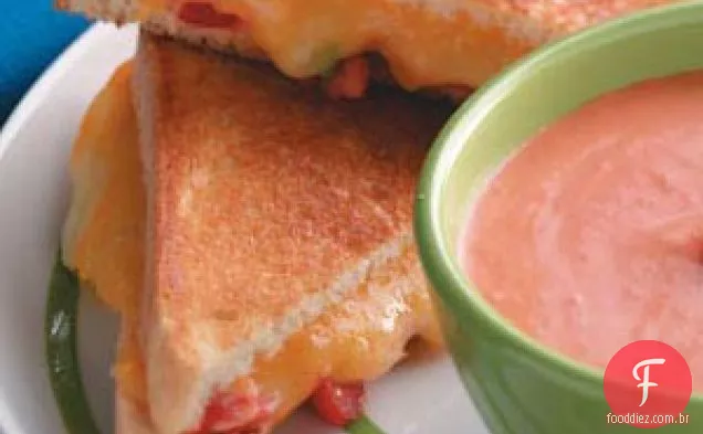 Sanduíches De Tomate E Queijo Grelhados