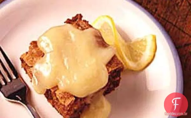 Bolo de maçã com molho de limão