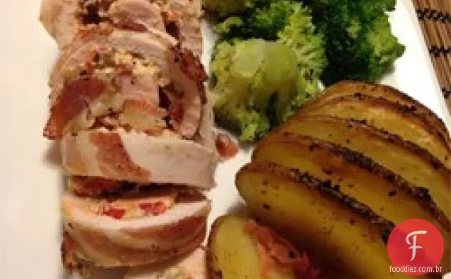 Pancetta Embrulhou Peitos De Frango Recheados