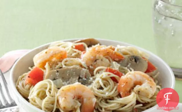 Camarão Com Alho E Macarrão Com Cogumelos