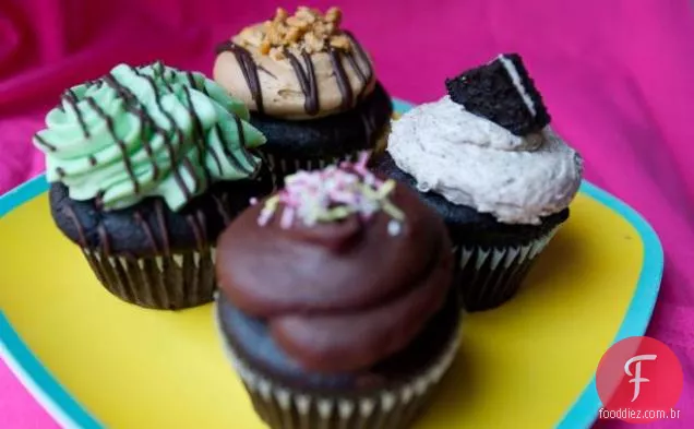 Cupcakes de Chocolate com cobertura dupla de Chocolate