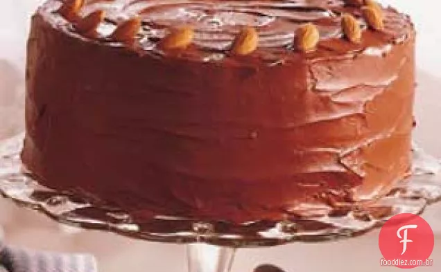 Bolo de comida do diabo com especiarias