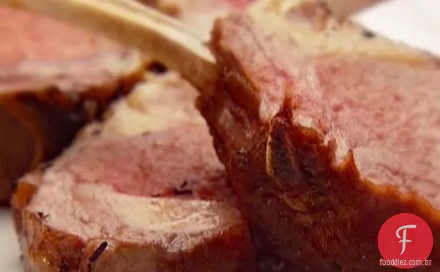 Costela crocante de cordeiro com mel e Mascarpone