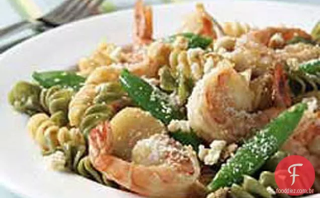 Camarão Caesar Stir-Fry Pasta