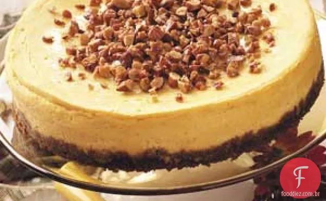 Cheesecake de abóbora com chocolate branco com cobertura de amêndoa