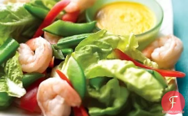 Salada de camarão e ervilha com molho de gengibre