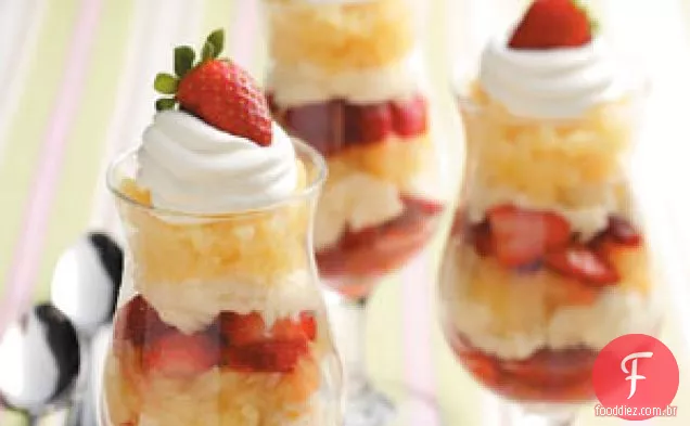 Parfaits Do Abacaxi Da Baga
