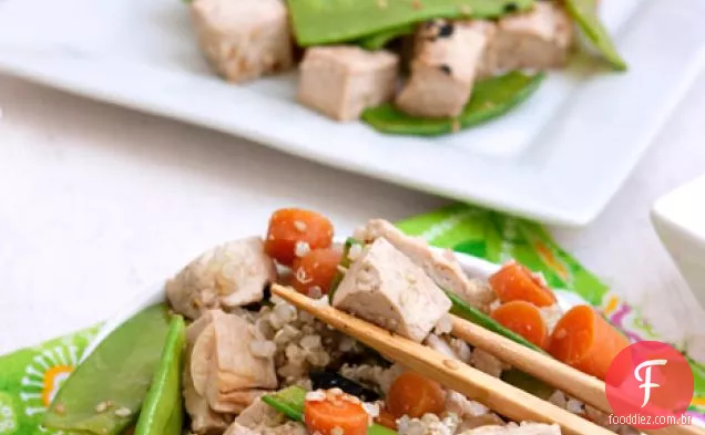 Tofu De Gergelim Com Vegetais De Primavera E Quinoa