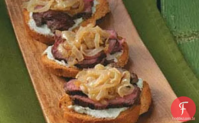 Mordidas De Bife Com Queijo Azul E Cebola