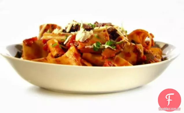 Cogumelos Portobello, pimenta quente e doce Ragu com Pappardelle