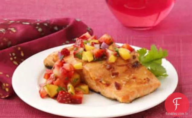 Salmão Chipotle com molho de morango e manga