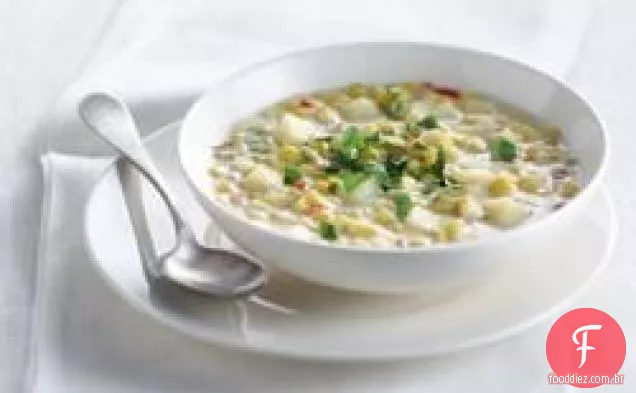 Sopa de milho e pimenta vermelha
