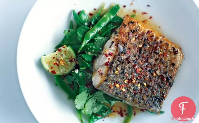 Estilo Tailandês doce e azedo Barramundi