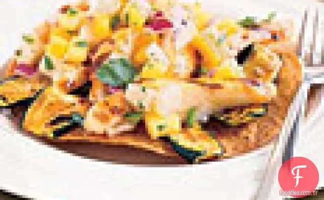 Peixe grelhado Tostadas com ananás-Jícama Salsa