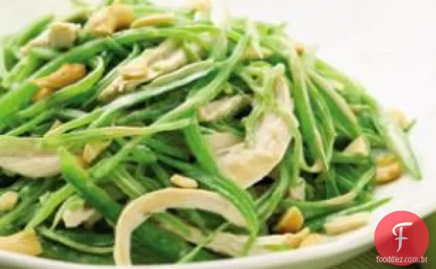 Ervilha De Neve Quente E Salada De Frango