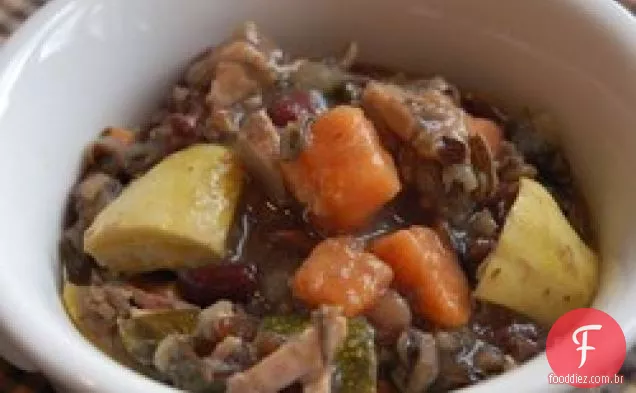 Canja de galinha com feijão azuki, escarola e batata-doce