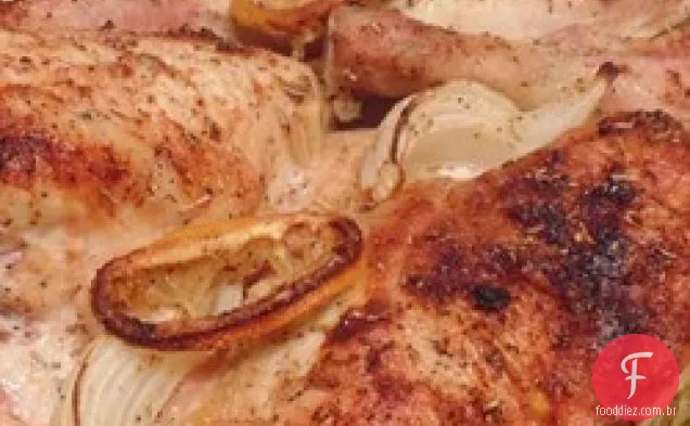 Frango assado com limão e alecrim