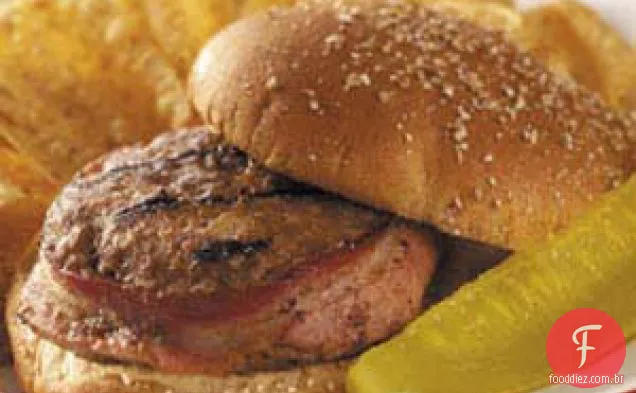 Rissóis De Carne Embrulhados Em Bacon