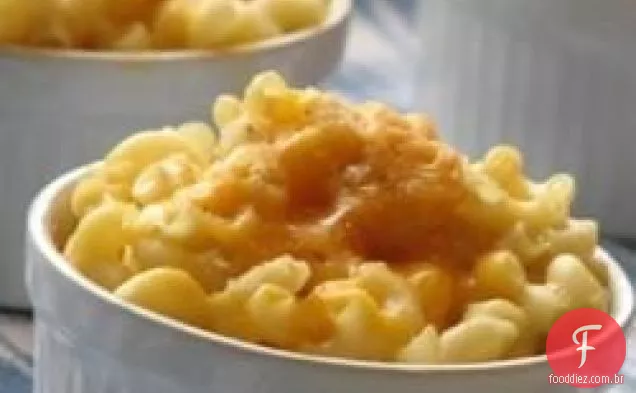 Macarrão com queijo assado para um