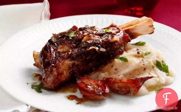 Pernil de borrego assado com limão e ervas aromáticas