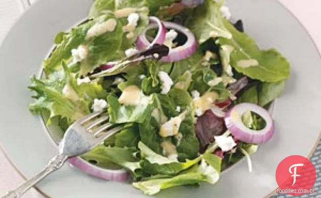 Saladas verdes com molho de mostarda e mel